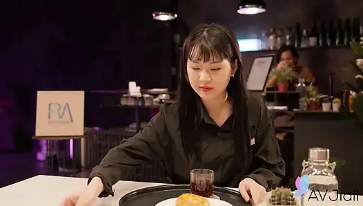 Av idol Joan iş üstünde sikiliyor