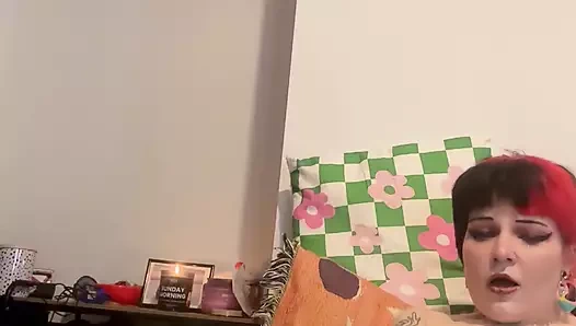 Tek boynuzlu at fantezisi gerçekleşti: sikiş makinesine ilk binişim