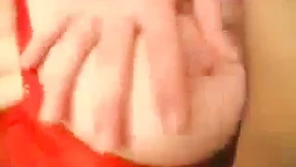 Anneanne sikikleri oğlan yukarı ile strapon