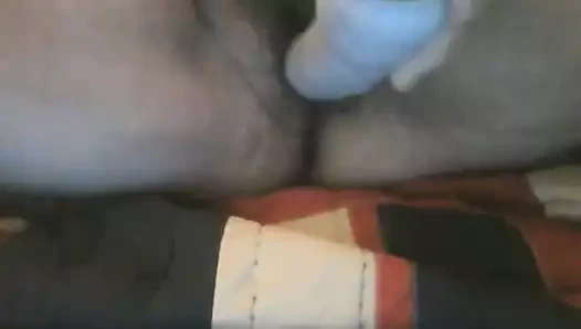 Mon yüz dildosunu elliyor