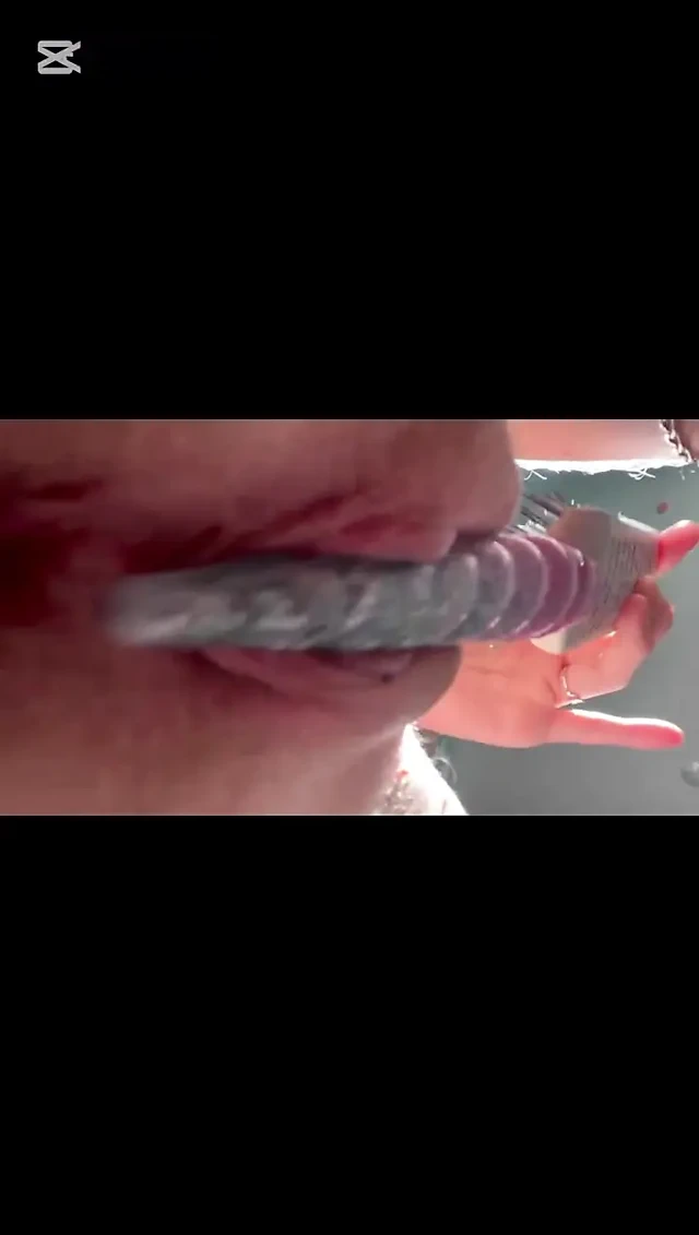 Sıkı genç pembe amcık ustalık yapıyor