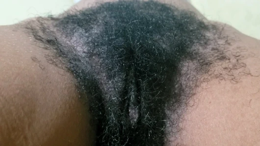 Kıllı amcık orta yaşlı seksi kadın korunmasız arzuyla dolu tutkulu bir yetişkin karşılaşmasında sert seksin tadını çıkarıyor