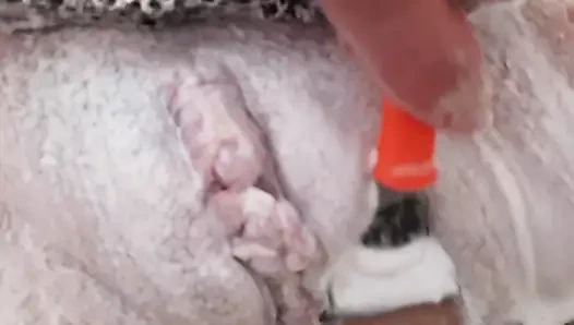 Tıraş o kedi çok şişmiş klitoris maruz