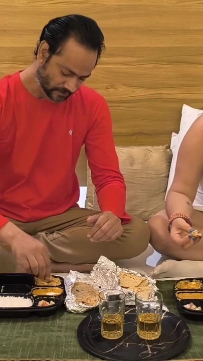 Üvey kız pembe amcığını sikmesi için üvey babasını baştan çıkarıyor büyük yarak emiyor canavar yarağa biniyor | Klip 2