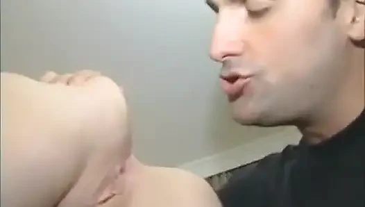 İki sarışın üç adamla