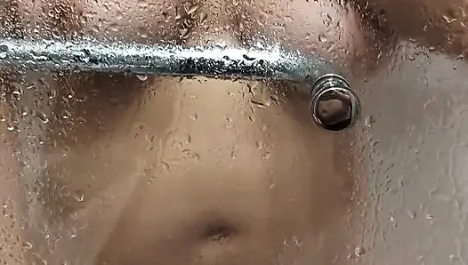 Büyük memeli üvey kız kardeş