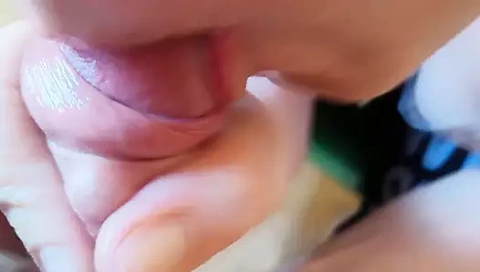 Kocası işe gitti ve emmek istedi, kocası aldırmadı!