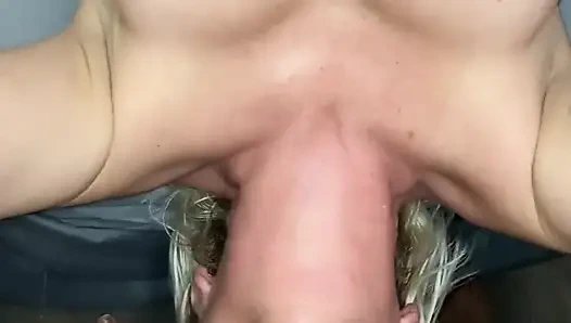 En iyi gırtlağına kadar sikiş