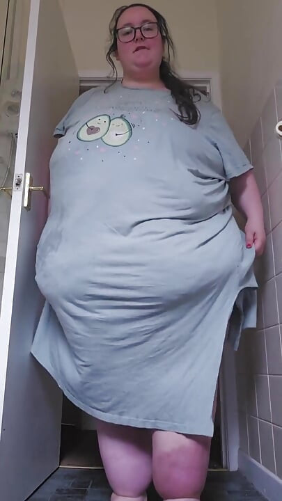 Ssbbw dev sana doğru yürüyor