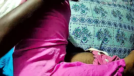 Dasi sıkı götlü kız ormanda sikişiyor