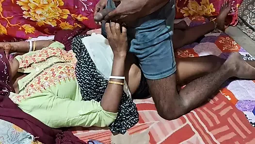 Kocamın arkadaşı beni odada tek başına sikti, kendimi durduramadım, onu çok siktim.