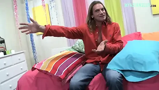 Lateks ve çoraplara bayılıyorum özellikle Asyalı bir sürtük giyiyorsa