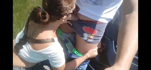 Arabanın kaputunda oral seks ve seks