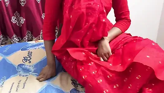 Seksi üvey annemi siktim, odamda sert sikişiyorum