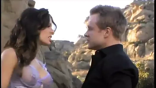 Vanessa Lane lavantalı açık havada yarak yalıyor ve sallıyor