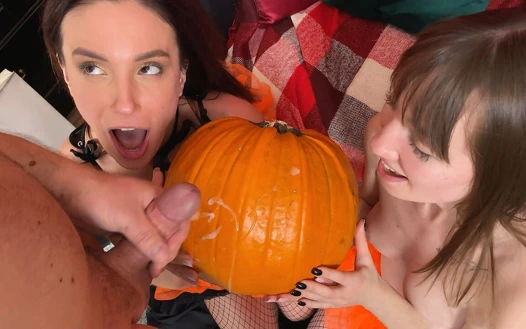 Kate Quinn ve Mary Frost - 4k - cadılar bayramı için iki kadın bir erkek üçlü grup seks