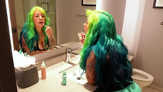 İspanyol barbiie büyük zenci yarağı üvey babasını sikiyor!