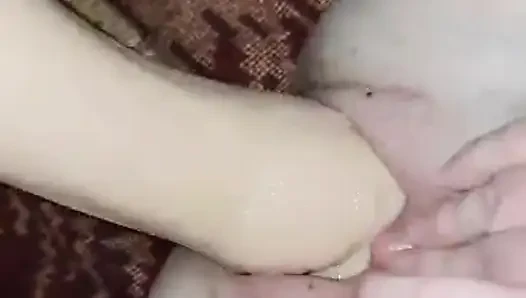 Sürtük yumruk sokuyor