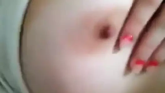 genç büyük göğüsler