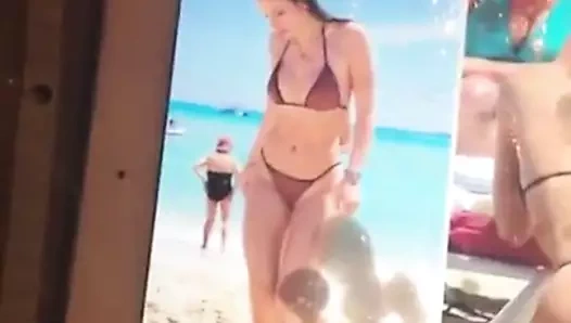 Bella thorne boşalma anısına