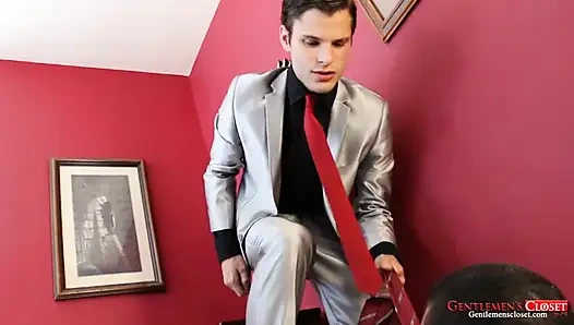 Gentlemenscloset hırslı Keith ve Arius yasak güç oyununa veriyor