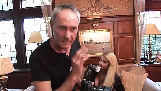 Kristi Klenot ve iki güzel memeli grup seks