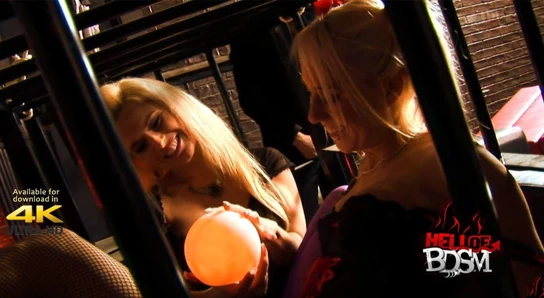 4k, kafesli hatunlar sıcak bir bdsm seks oyunu