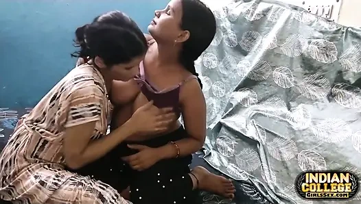 Hintli lezbiyen ev kadınları oral tatmin pornosu
