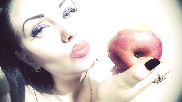 Seksi pembe dudaklar ve juisy apple