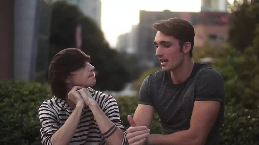 Cole claire - luke wilder'ı tanıtıyor (eyersiz)