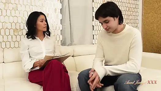 AuntJudysXXX - Горячая Зрелая Учительница Dana Vespoli Получает Подарок На Расставание Для Своей Студентки
