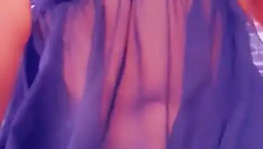 Kamera önünde oynarken azdırıyor