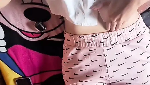 Bu masa için çok ateşliyim! Yoğun orgazm! Bedava amcık ovma porno