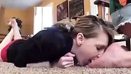 Terri'nin ayaklarını gerçekten seviyor