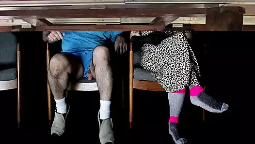 Akşam yemeği masası ilişkisi sessiz