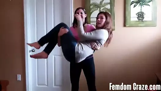 Bahse girerim kiraz beni kaldıramaz bile