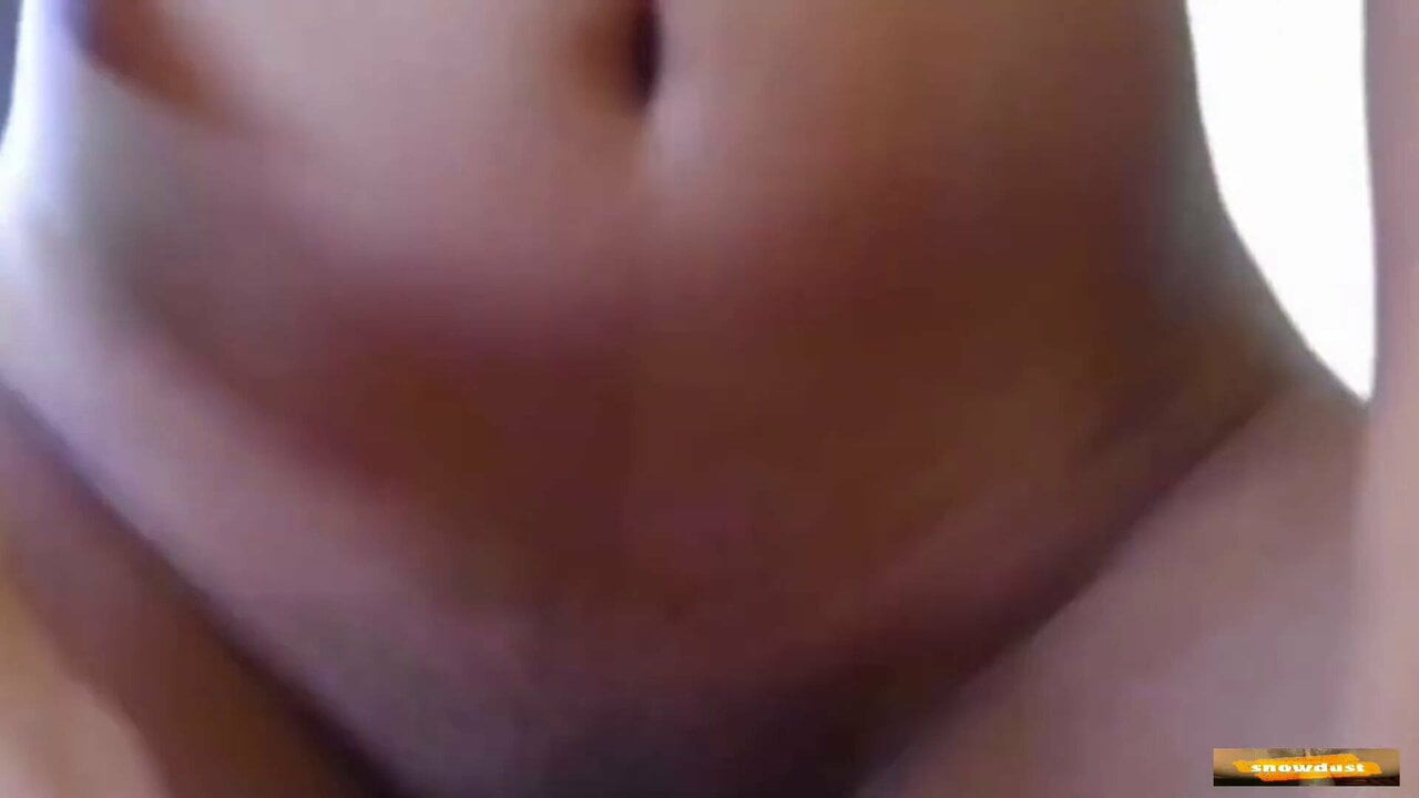 Azgın Asyalı hatun sikimi bir sürtük gibi alıyor ve..