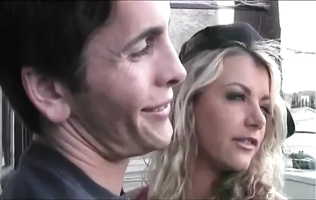 Öğleden sonra zevki... Yalama sikişi parmaklama... ağzına boşalma