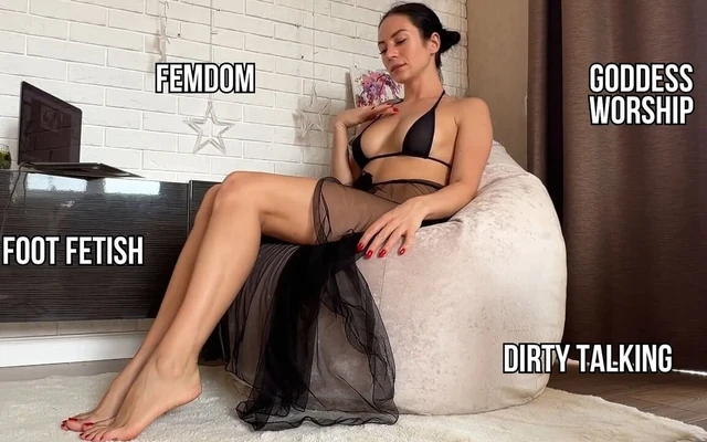 POV: Твоя богиня заставляет тебя преклониться на коленях и поклоняться