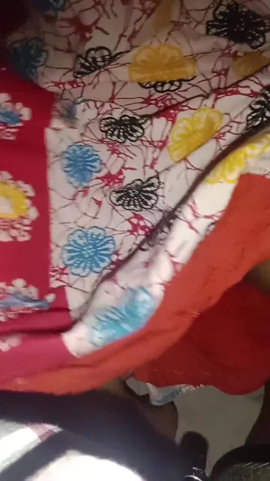 Beautiful Tamil Aunty Lets Husband Videotape Her Private Parts