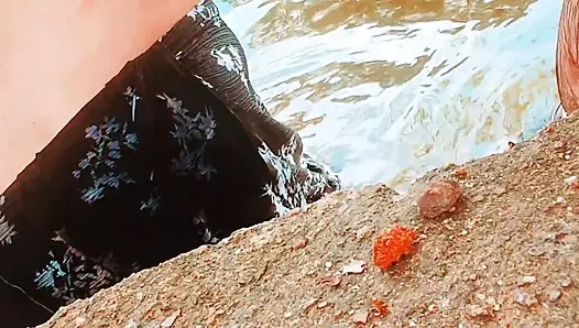 (Sinhala sesi)Sri Lankalı çiftle edepsiz konuşma .. Cumshot.. bolca döl