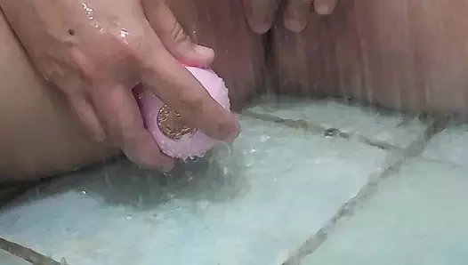 Benim ıslak kedi üzerinde yeni vibratör test