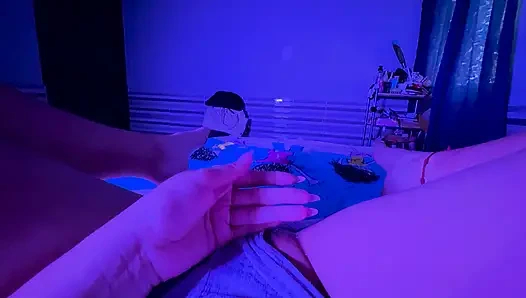 Kolombiyalı kız mastürbasyon yaparken kendini kaydediyor ve yılı geçirmesi için öğretmenine gönderiyor