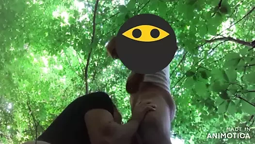 oral seks ve çiş açık havada içinde the orman