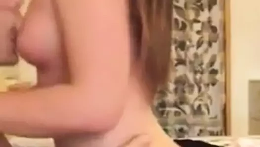 Japinha cavalgando no namorado