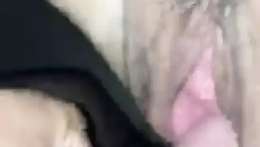 Muy excitada