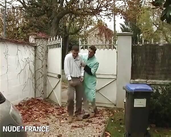 Bayan ophelia, güzel erkek delisi hemşire, yerini nasıl tutmasını biliyor!