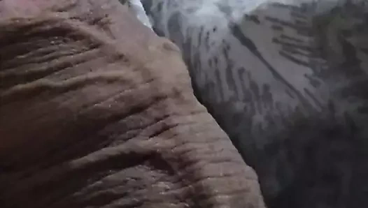 Tulumlu üvey anne çıplakken üvey oğlunun odasına giriyor