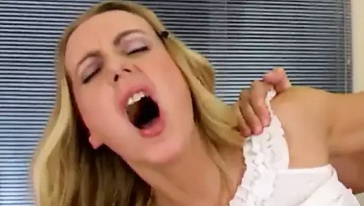 azgın tatlı seviyor onu zaman onu ıslak amcık derin bir büyük kutup tarafından nüfuz