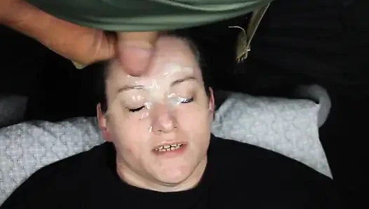 Edepsiz dees yüzünü bir kez daha kapatıyor!